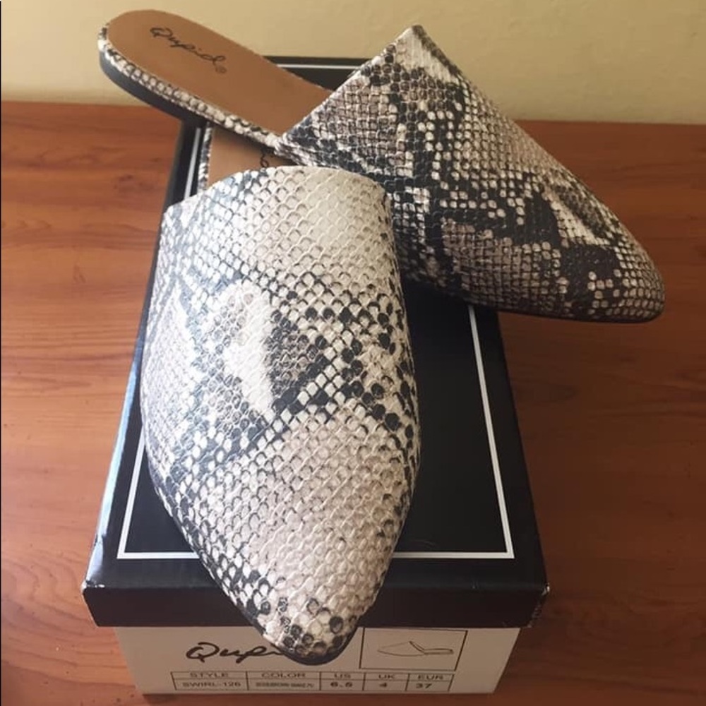 {NWB} - Qupid Snakeskin Mules - Picture 1 of 3